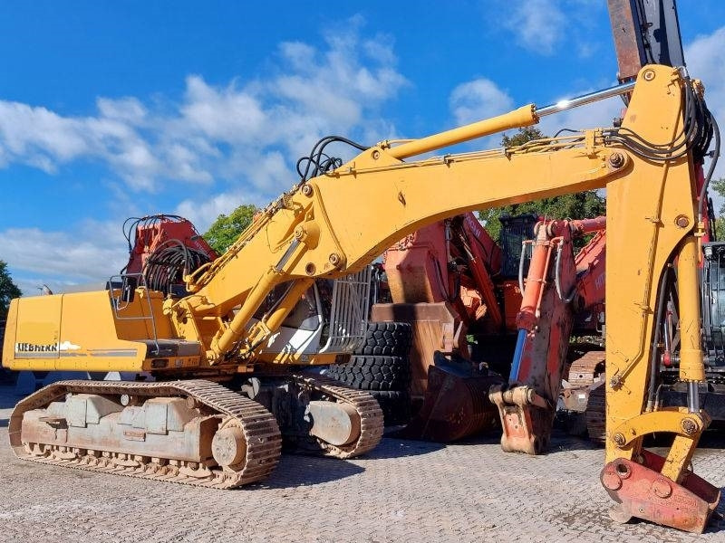 Liebherr R 944 VH - Bontó kotrógép: 4 kép. Liebherr R 944 VH - Bontó kotrógép: 4 kép.