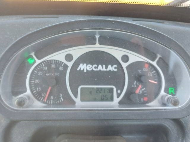 Mecalac AX 1000 - Gumikerekes homlokrakodó: 5 kép. Mecalac AX 1000 - Gumikerekes homlokrakodó: 5 kép.