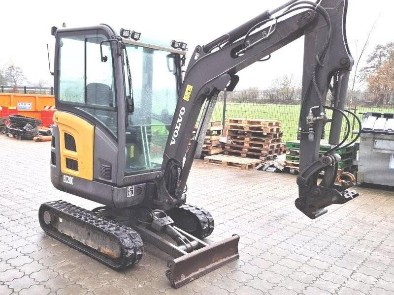 Volvo EC 20 C - Minikotró: 4 kép. Volvo EC 20 C - Minikotró: 4 kép.