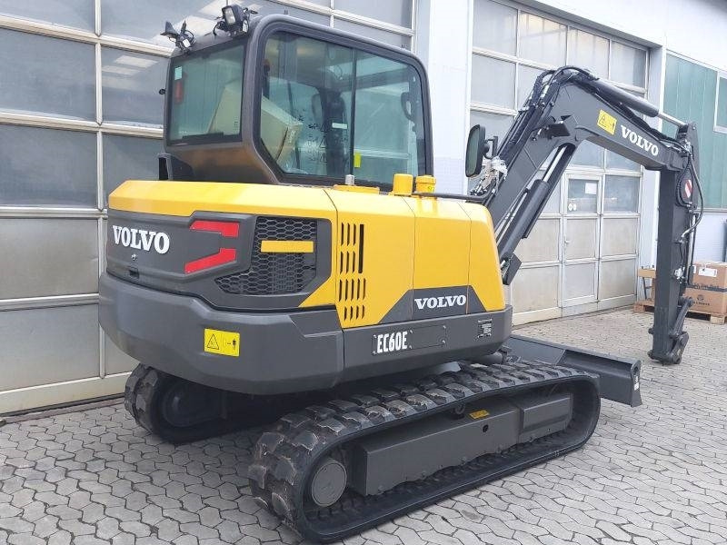 Volvo EC 60 E - Minikotró: 5 kép. Volvo EC 60 E - Minikotró: 5 kép.