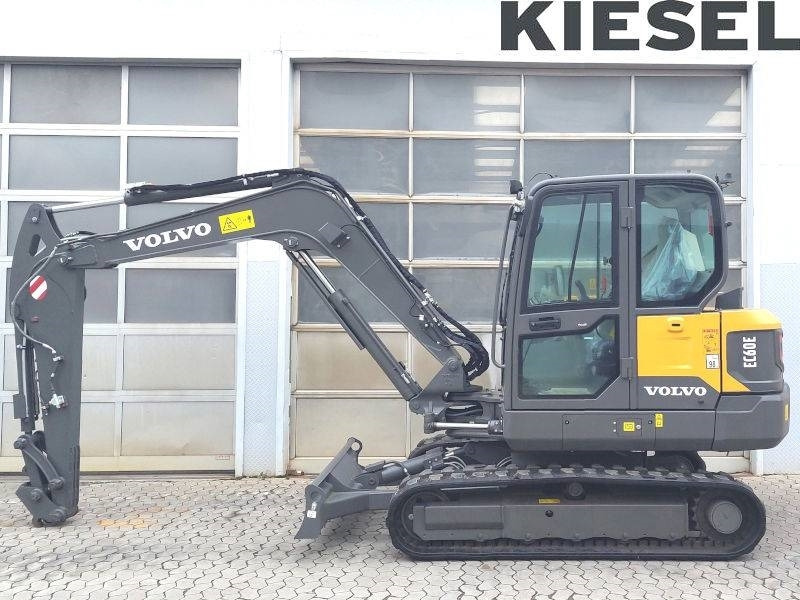 Volvo EC 60 E - Minikotró: 1 kép. Volvo EC 60 E - Minikotró: 1 kép.