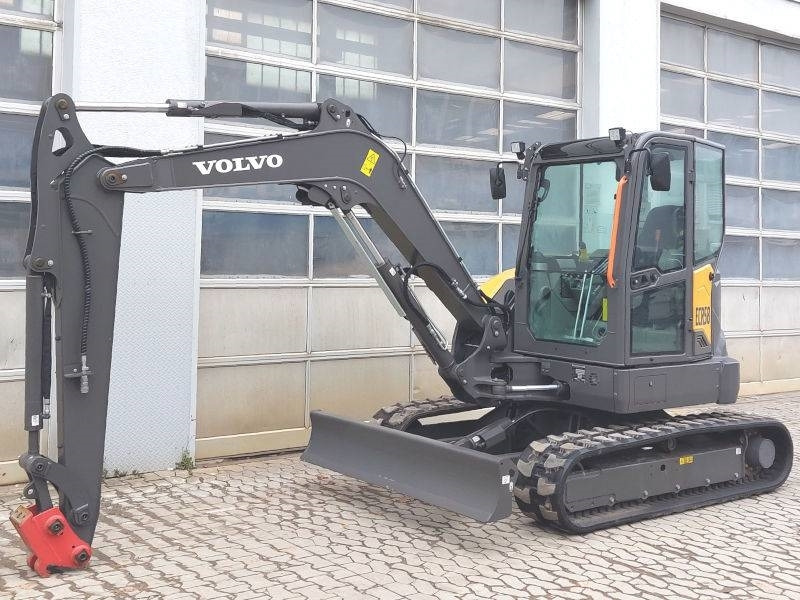 Volvo ECR 58 F - Minikotró: 2 kép. Volvo ECR 58 F - Minikotró: 2 kép.