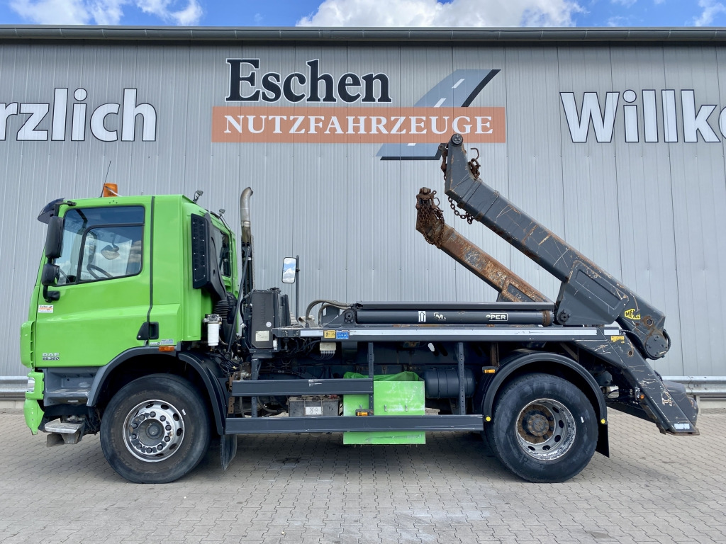 DAF CF 85.360 - Konténerszállító: 3 kép. DAF CF 85.360 - Konténerszállító: 3 kép.