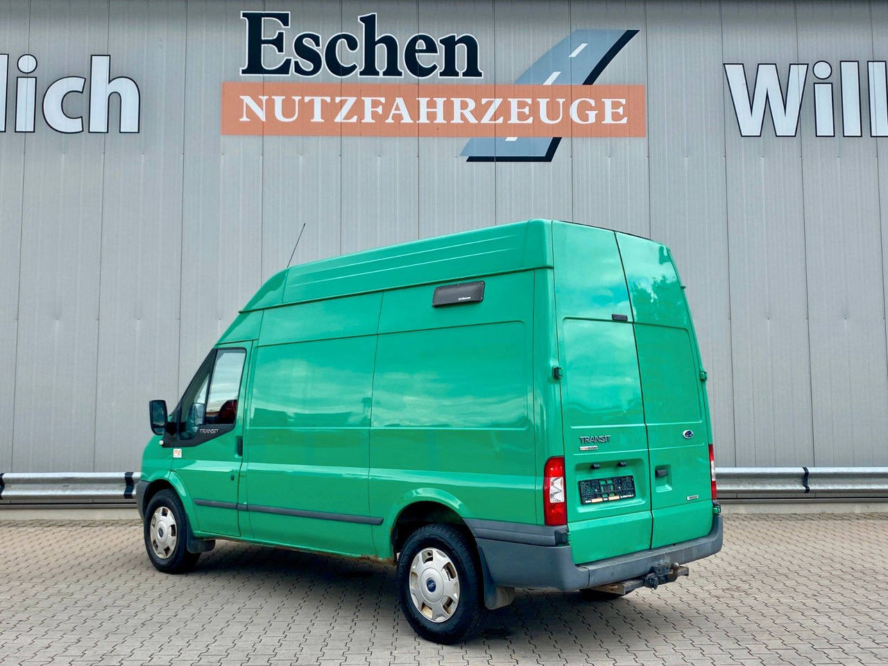 Ford 140 T 350 | Sortimo-Regal*AHK*3x Sitze*Klima - Kisbusz: 3 kép. Ford 140 T 350 | Sortimo-Regal*AHK*3x Sitze*Klima - Kisbusz: 3 kép.