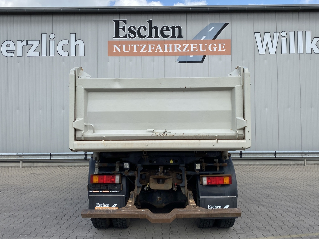 Iveco 410 6x6 - Billenőplatós teherautó: 5 kép. Iveco 410 6x6 - Billenőplatós teherautó: 5 kép.
