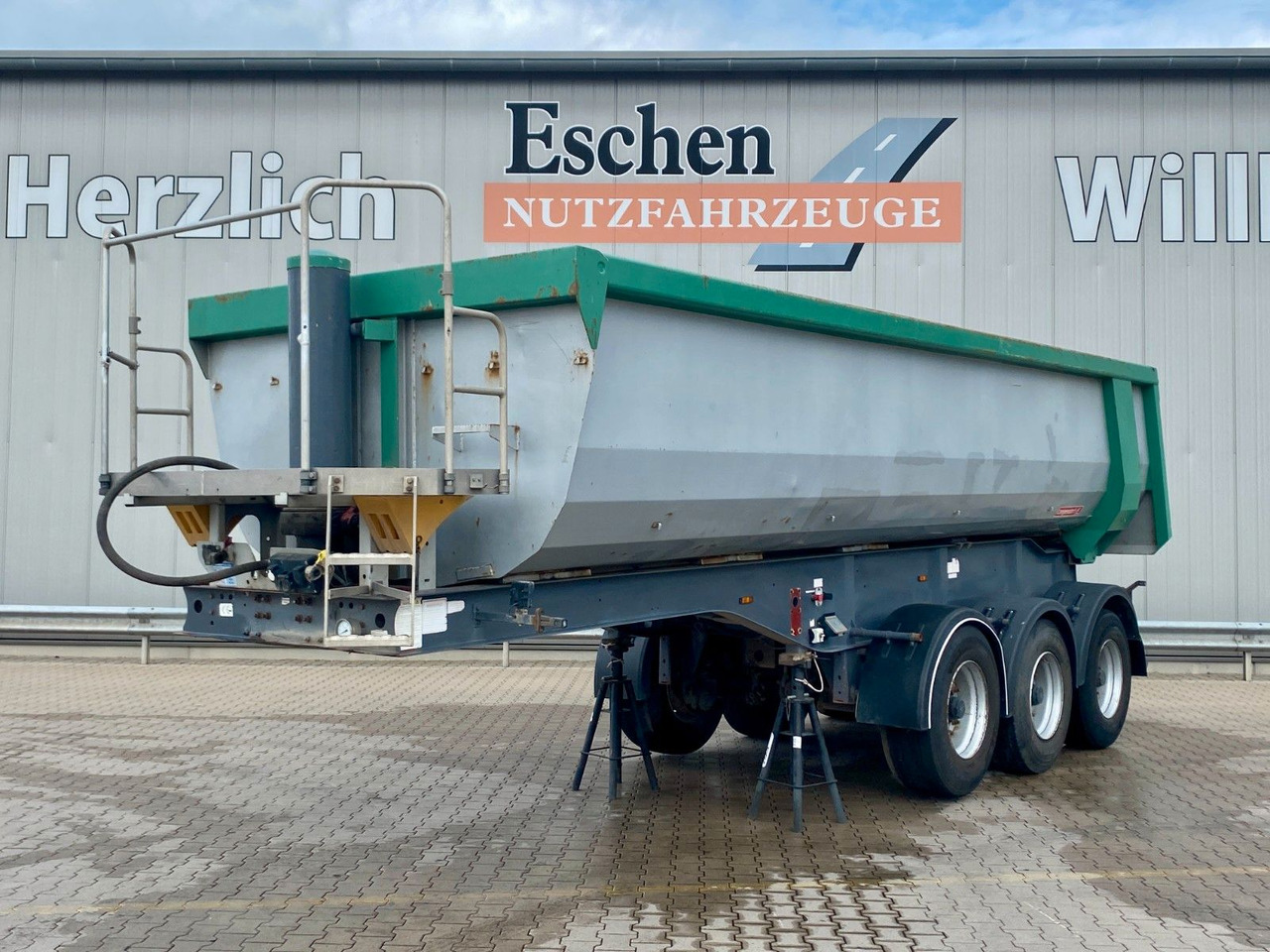 Langendorf SKS-HS 24/29 | Stahl 23m³*Luft-Lift*BPW*EBS - Félpótkocsi billenőplatós: 1 kép. Langendorf SKS-HS 24/29 | Stahl 23m³*Luft-Lift*BPW*EBS - Félpótkocsi billenőplatós: 1 kép.