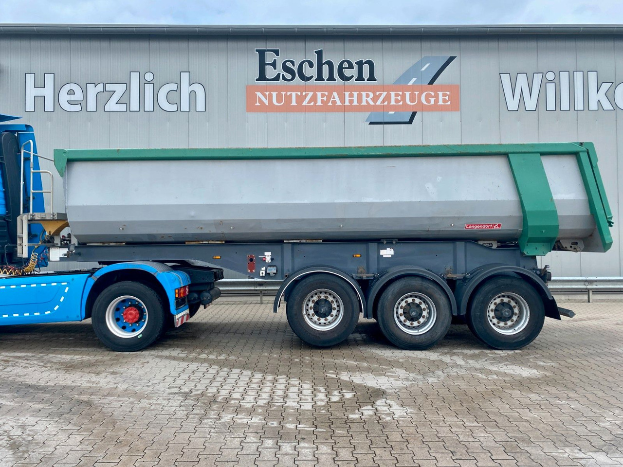 Langendorf SKS-HS 24/29 | Stahl 23m³*Luft-Lift*BPW*EBS - Félpótkocsi billenőplatós: 2 kép. Langendorf SKS-HS 24/29 | Stahl 23m³*Luft-Lift*BPW*EBS - Félpótkocsi billenőplatós: 2 kép.
