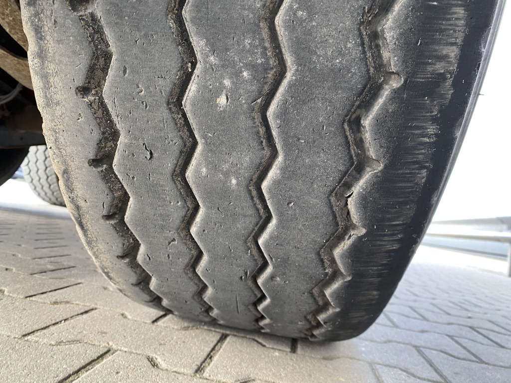 Félpótkocsi billenőplatós Langendorf Stahlmulde: 13 kép.