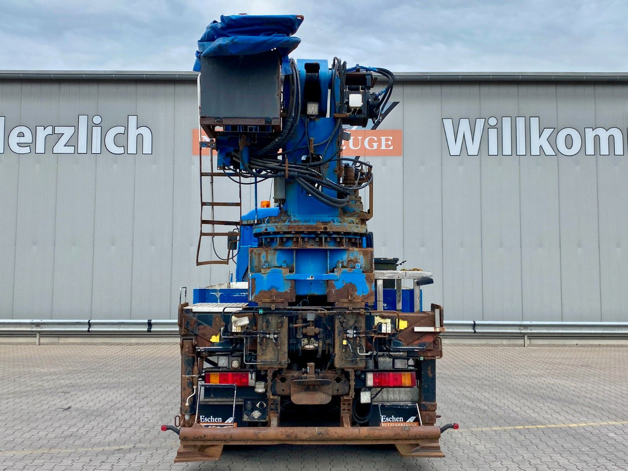 MAN 27.464 6x4 | MKG HMK 350a 2L*FUNK*Retarder*AHK MAN 27.464 6x4 | MKG HMK 350a 2L*FUNK*Retarder*AHK - Darus autó: 4 kép. MAN 27.464 6x4 | MKG HMK 350a 2L*FUNK*Retarder*AHK MAN 27.464 6x4 | MKG HMK 350a 2L*FUNK*Retarder*AHK - Darus autó: 4 kép.