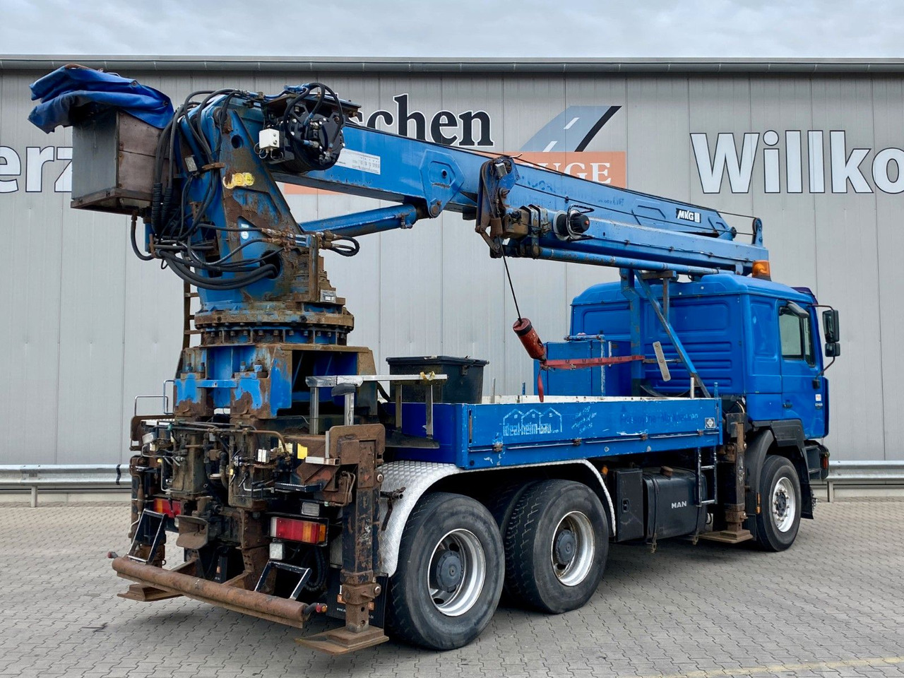 MAN 27.464 6x4 | MKG HMK 350a 2L*FUNK*Retarder*AHK - Darus autó: 5 kép. MAN 27.464 6x4 | MKG HMK 350a 2L*FUNK*Retarder*AHK - Darus autó: 5 kép.