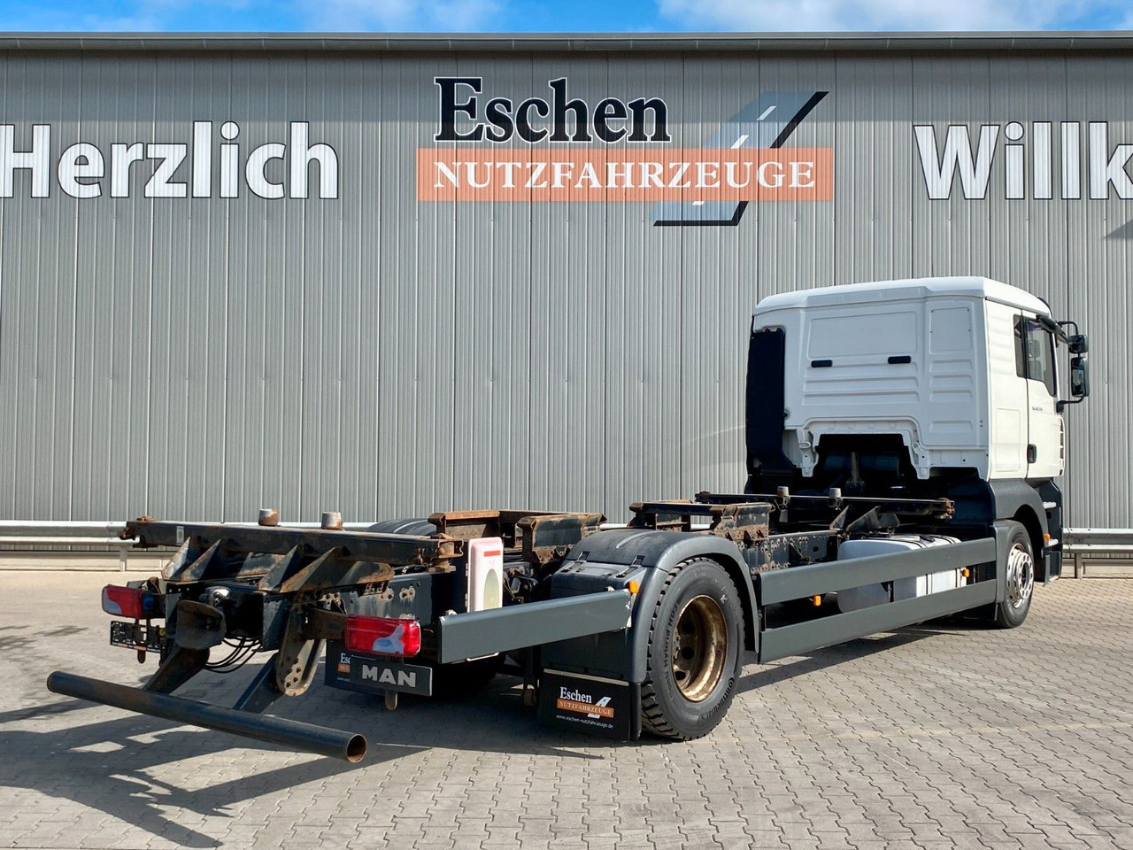 MAN TGA 18.350 LL Fahrschule*Driving school*5 Sitze MAN TGA 18.350 LL Fahrschule*Driving school*5 Sitze - Platós teherautó: 5 kép. MAN TGA 18.350 LL Fahrschule*Driving school*5 Sitze MAN TGA 18.350 LL Fahrschule*Driving school*5 Sitze - Platós teherautó: 5 kép.