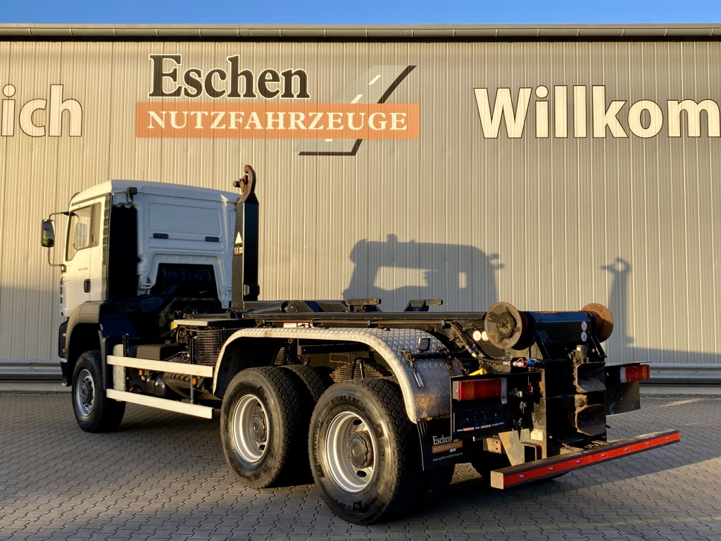 MAN TGA 33.390 6x6 BB - Horgos rakodó teherautó: 4 kép. MAN TGA 33.390 6x6 BB - Horgos rakodó teherautó: 4 kép.