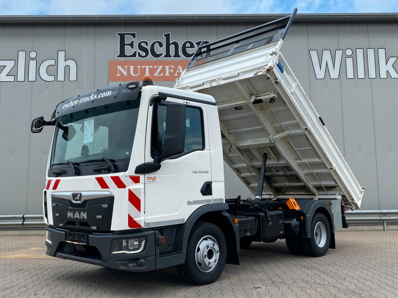 MAN TGL 12.250 | MEILLER*3x Sitze*Navi*2x AHK*Blatt - Billenőplatós teherautó: 2 kép. MAN TGL 12.250 | MEILLER*3x Sitze*Navi*2x AHK*Blatt - Billenőplatós teherautó: 2 kép.