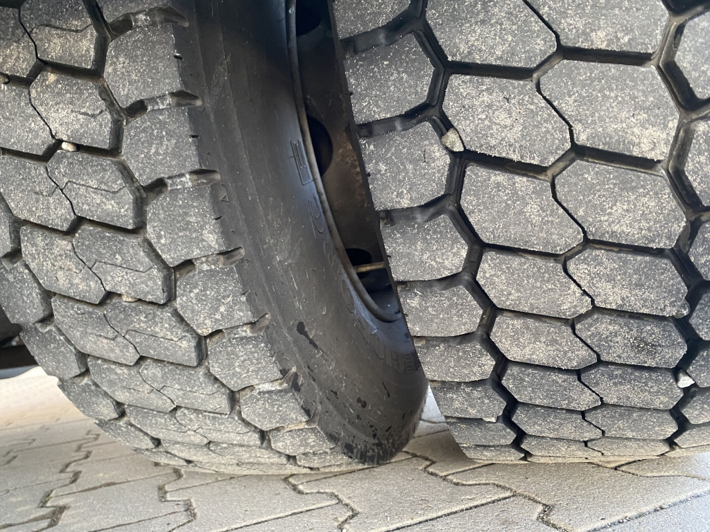 MAN TGM 12.290 4x2 BL / Palfinger LBW - Dobozos felépítményű teherautó: 5 kép. MAN TGM 12.290 4x2 BL / Palfinger LBW - Dobozos felépítményű teherautó: 5 kép.