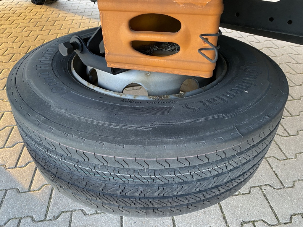 MAN TGM 12.290 4x2 BL / Palfinger LBW - Dobozos felépítményű teherautó: 3 kép. MAN TGM 12.290 4x2 BL / Palfinger LBW - Dobozos felépítményű teherautó: 3 kép.