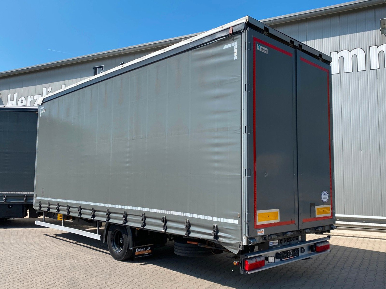 MAN TGM 15.250 + Redos Anhänger GESAMTZUG|Durchlader - Ponyvás teherautó: 5 kép. MAN TGM 15.250 + Redos Anhänger GESAMTZUG|Durchlader - Ponyvás teherautó: 5 kép.