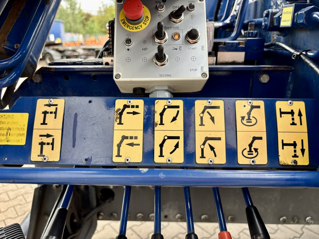 MAN TGS 18.360 4x2 LL / MKG HLK 121 Heckkran - Platós teherautó: 5 kép. MAN TGS 18.360 4x2 LL / MKG HLK 121 Heckkran - Platós teherautó: 5 kép.