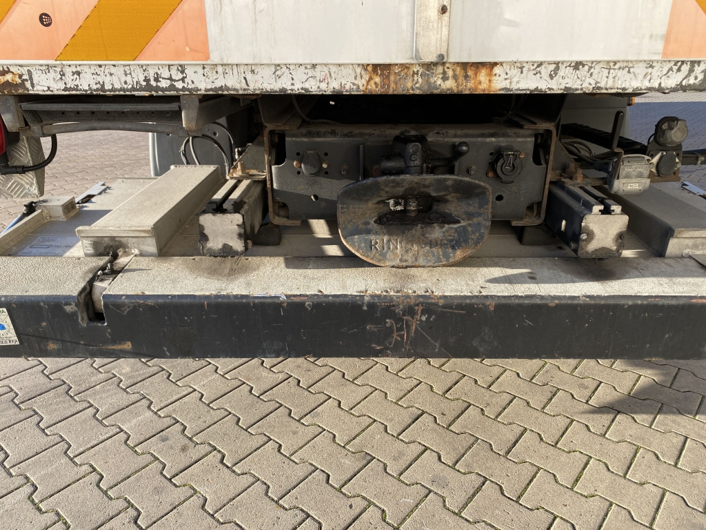 MAN TGX 26.400 6x2-2 LL / MBB-LBW - Dobozos felépítményű teherautó: 2 kép. MAN TGX 26.400 6x2-2 LL / MBB-LBW - Dobozos felépítményű teherautó: 2 kép.