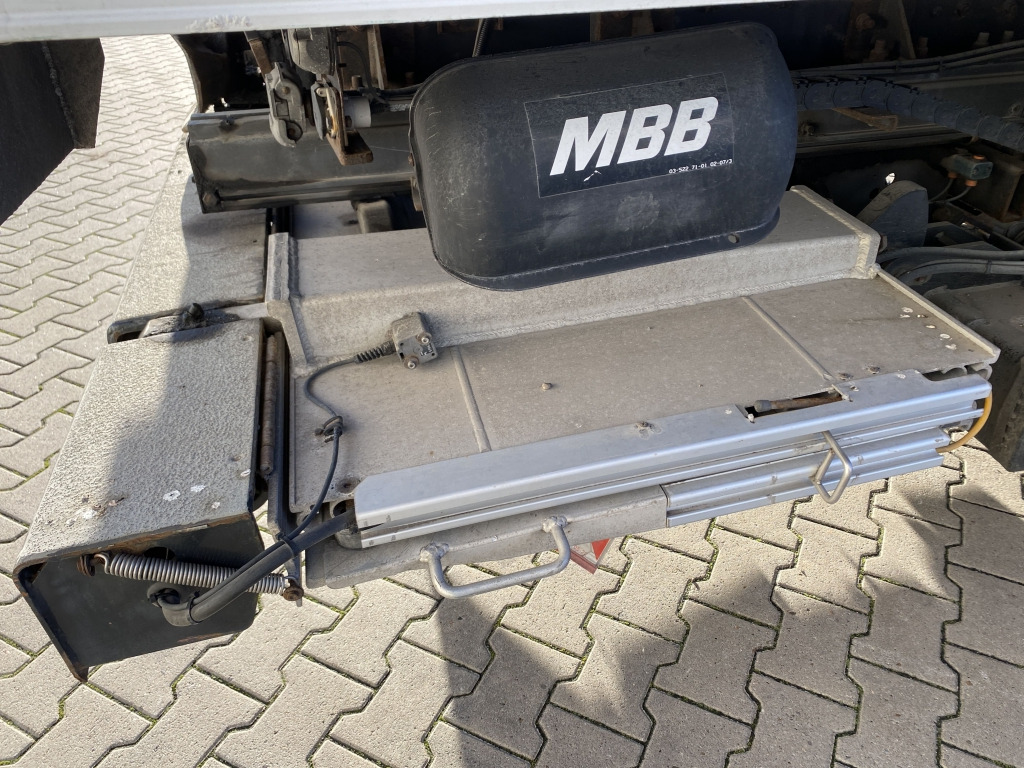 MAN TGX 26.400 6x2-2 LL / MBB-LBW - Dobozos felépítményű teherautó: 3 kép. MAN TGX 26.400 6x2-2 LL / MBB-LBW - Dobozos felépítményű teherautó: 3 kép.