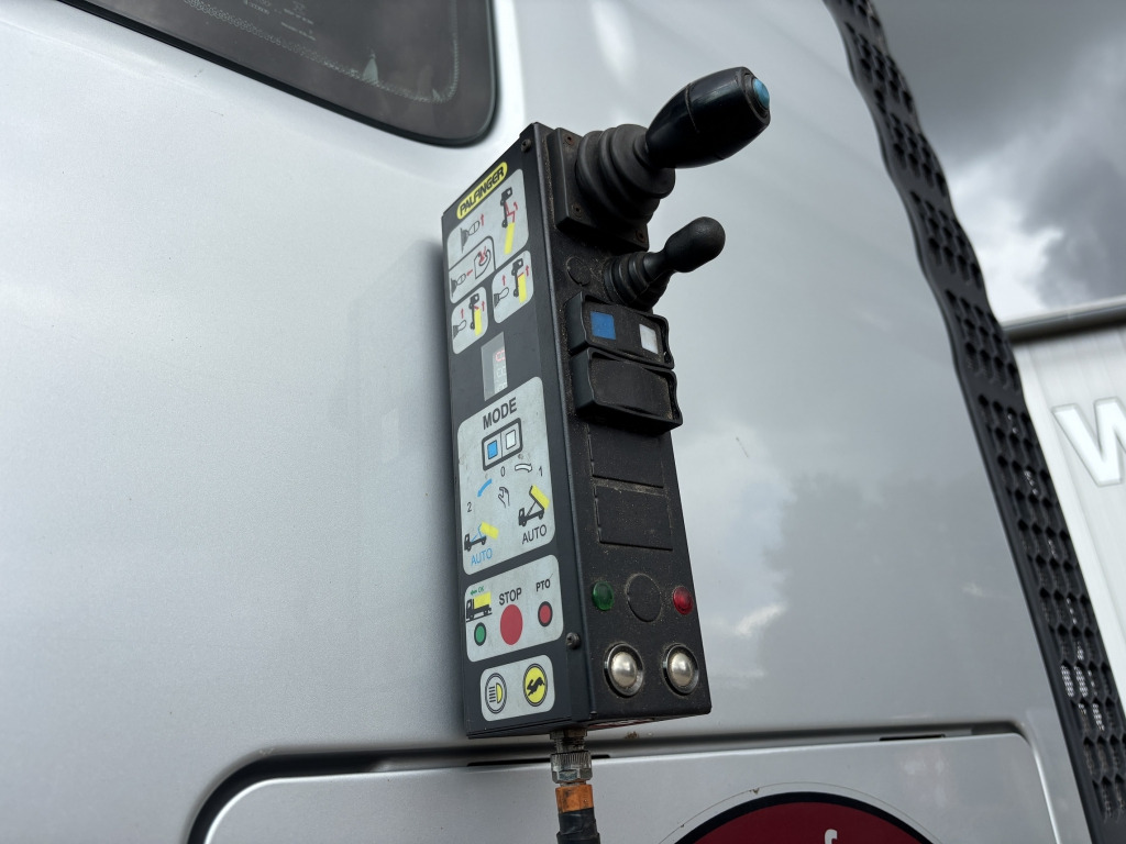 MAN TGX 26.460 / 6x2-4 BL - Horgos rakodó teherautó: 5 kép. MAN TGX 26.460 / 6x2-4 BL - Horgos rakodó teherautó: 5 kép.