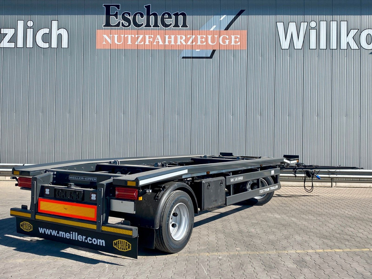 Meiller MG 18 ZO 5,4 NEU*Rückfahrkamera*Werkzeugkasten Meiller MG 18 ZO 5,4 | NEU*Rückfahrkamera*Werkzeugkasten - Multiliftes/ Konténerszállító pótkocsi: 4 kép. Meiller MG 18 ZO 5,4 NEU*Rückfahrkamera*Werkzeugkasten Meiller MG 18 ZO 5,4 | NEU*Rückfahrkamera*Werkzeugkasten - Multiliftes/ Konténerszállító pótkocsi: 4 kép.