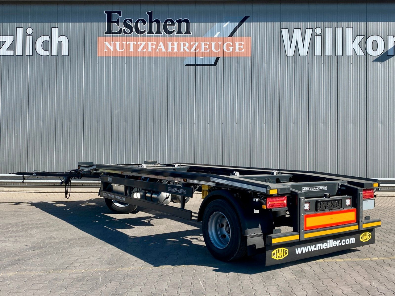 Meiller MG 18 ZO 5,4 NEU*Rückfahrkamera*Werkzeugkasten Meiller MG 18 ZO 5,4 | NEU*Rückfahrkamera*Werkzeugkasten - Multiliftes/ Konténerszállító pótkocsi: 3 kép. Meiller MG 18 ZO 5,4 NEU*Rückfahrkamera*Werkzeugkasten Meiller MG 18 ZO 5,4 | NEU*Rückfahrkamera*Werkzeugkasten - Multiliftes/ Konténerszállító pótkocsi: 3 kép.