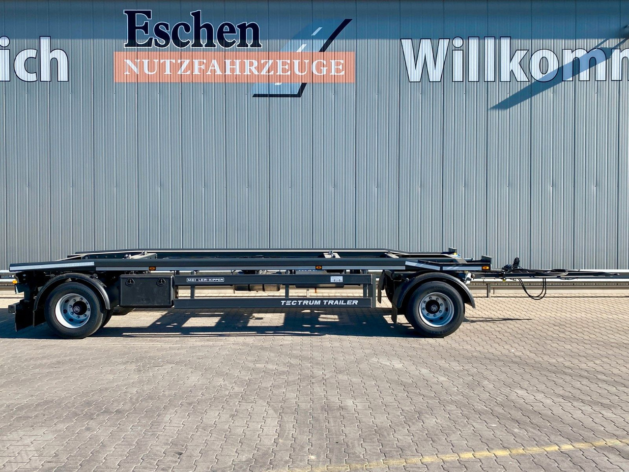 Meiller MG 18 ZO 5,4 NEU*Rückfahrkamera*Werkzeugkasten Meiller MG 18 ZO 5,4 | NEU*Rückfahrkamera*Werkzeugkasten - Multiliftes/ Konténerszállító pótkocsi: 5 kép. Meiller MG 18 ZO 5,4 NEU*Rückfahrkamera*Werkzeugkasten Meiller MG 18 ZO 5,4 | NEU*Rückfahrkamera*Werkzeugkasten - Multiliftes/ Konténerszállító pótkocsi: 5 kép.