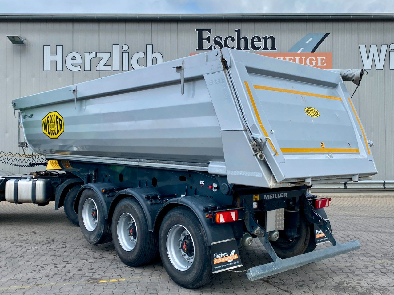 Meiller MHPS 44.3-N I 25m³ Stahl*Luft/Lift*Plane*SAF - Félpótkocsi billenőplatós: 3 kép. Meiller MHPS 44.3-N I 25m³ Stahl*Luft/Lift*Plane*SAF - Félpótkocsi billenőplatós: 3 kép.