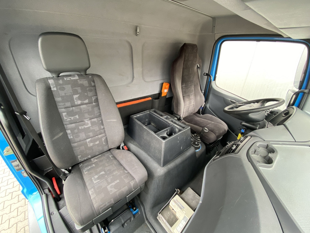 Tartályos teherautó Mercedes-Benz 1318 L Atego: 15 kép.