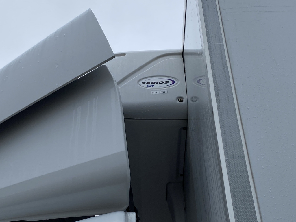 Mercedes-Benz 1523 L Atego / Dhollandia LBW - Hűtős teherautó: 2 kép. Mercedes-Benz 1523 L Atego / Dhollandia LBW - Hűtős teherautó: 2 kép.