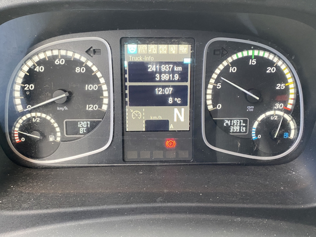 Mercedes-Benz 1523 L Atego / Dhollandia LBW - Hűtős teherautó: 5 kép. Mercedes-Benz 1523 L Atego / Dhollandia LBW - Hűtős teherautó: 5 kép.