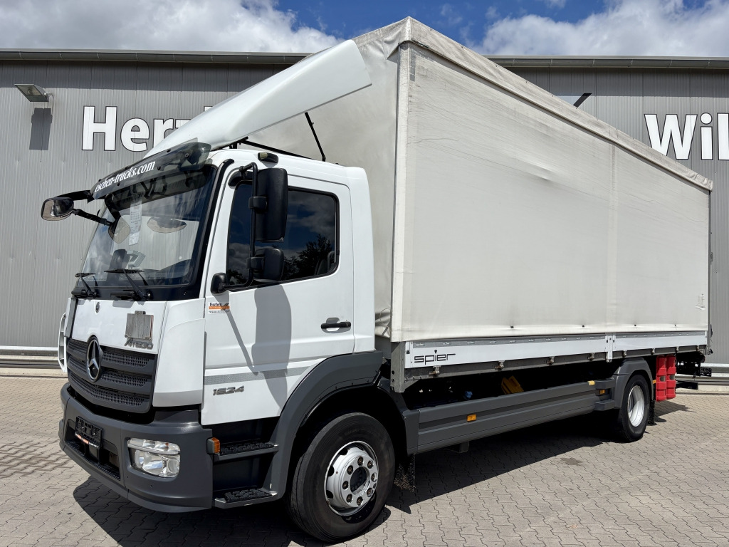 Mercedes-Benz 1624 L Atego / MBB-LBW - Ponyvás teherautó: 1 kép. Mercedes-Benz 1624 L Atego / MBB-LBW - Ponyvás teherautó: 1 kép.