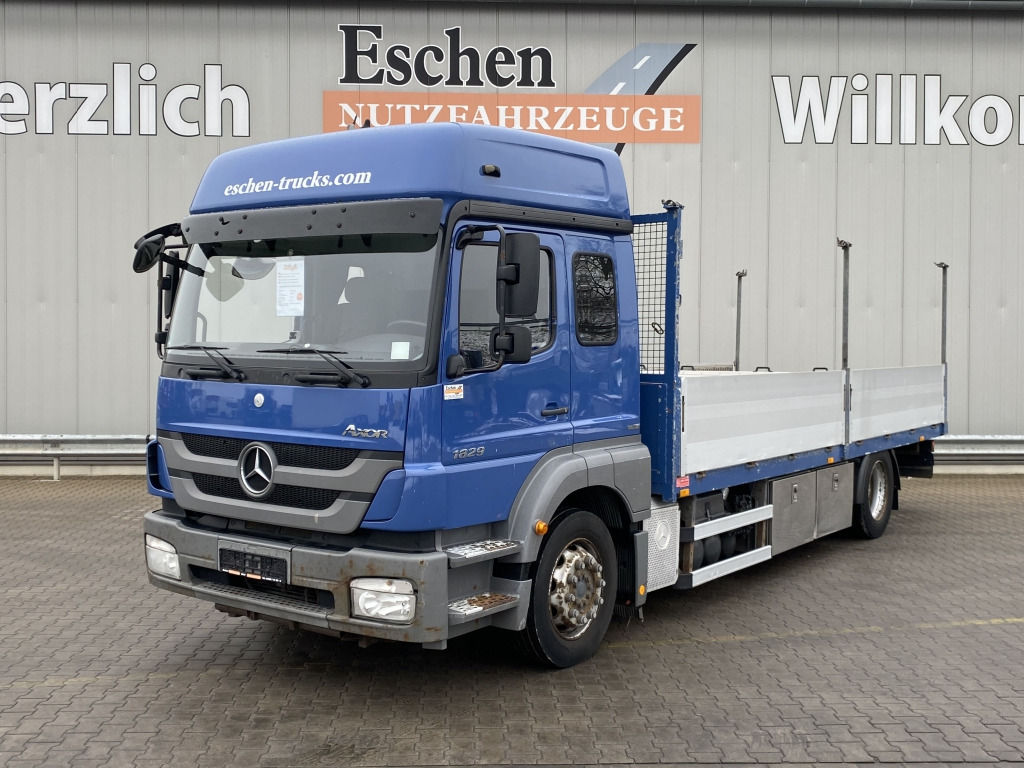 Mercedes-Benz 1829 LL Axor - Platós teherautó: 1 kép. Mercedes-Benz 1829 LL Axor - Platós teherautó: 1 kép.
