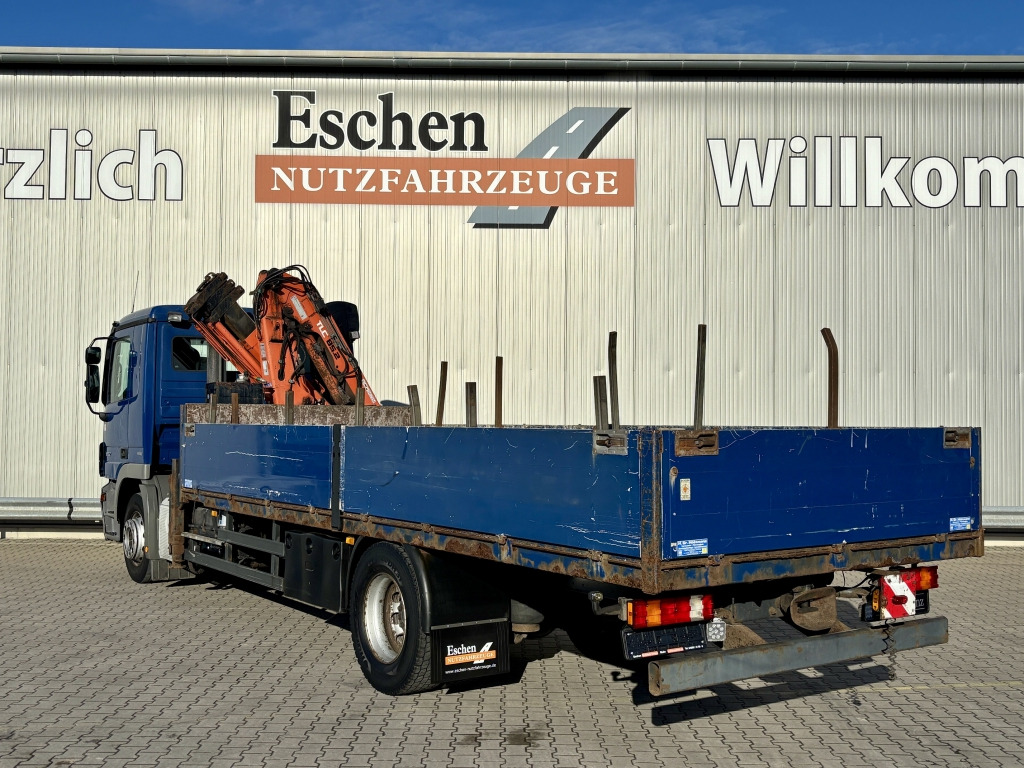 Mercedes-Benz 1832 L / Terex 85.2-A3 Faltkran - Platós teherautó, Darus autó: 4 kép. Mercedes-Benz 1832 L / Terex 85.2-A3 Faltkran - Platós teherautó, Darus autó: 4 kép.