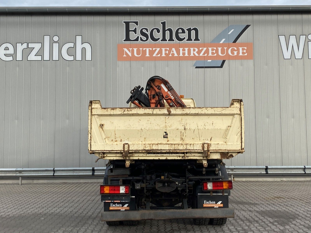 Mercedes-Benz 1833 4x4 Axor | Atlas 105.2-A2*Funk*AHK*3 Sitze - Billenőplatós teherautó, Darus autó: 5 kép. Mercedes-Benz 1833 4x4 Axor | Atlas 105.2-A2*Funk*AHK*3 Sitze - Billenőplatós teherautó, Darus autó: 5 kép.