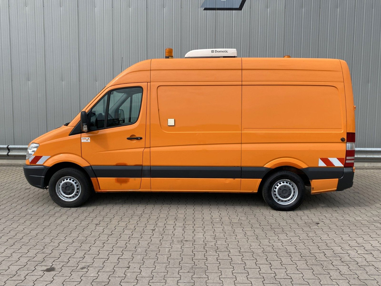 Mercedes-Benz 315 CDI Kamerawagen| PC-Setup*Standklima*RFK*AHK - Kisbusz: 2 kép. Mercedes-Benz 315 CDI Kamerawagen| PC-Setup*Standklima*RFK*AHK - Kisbusz: 2 kép.