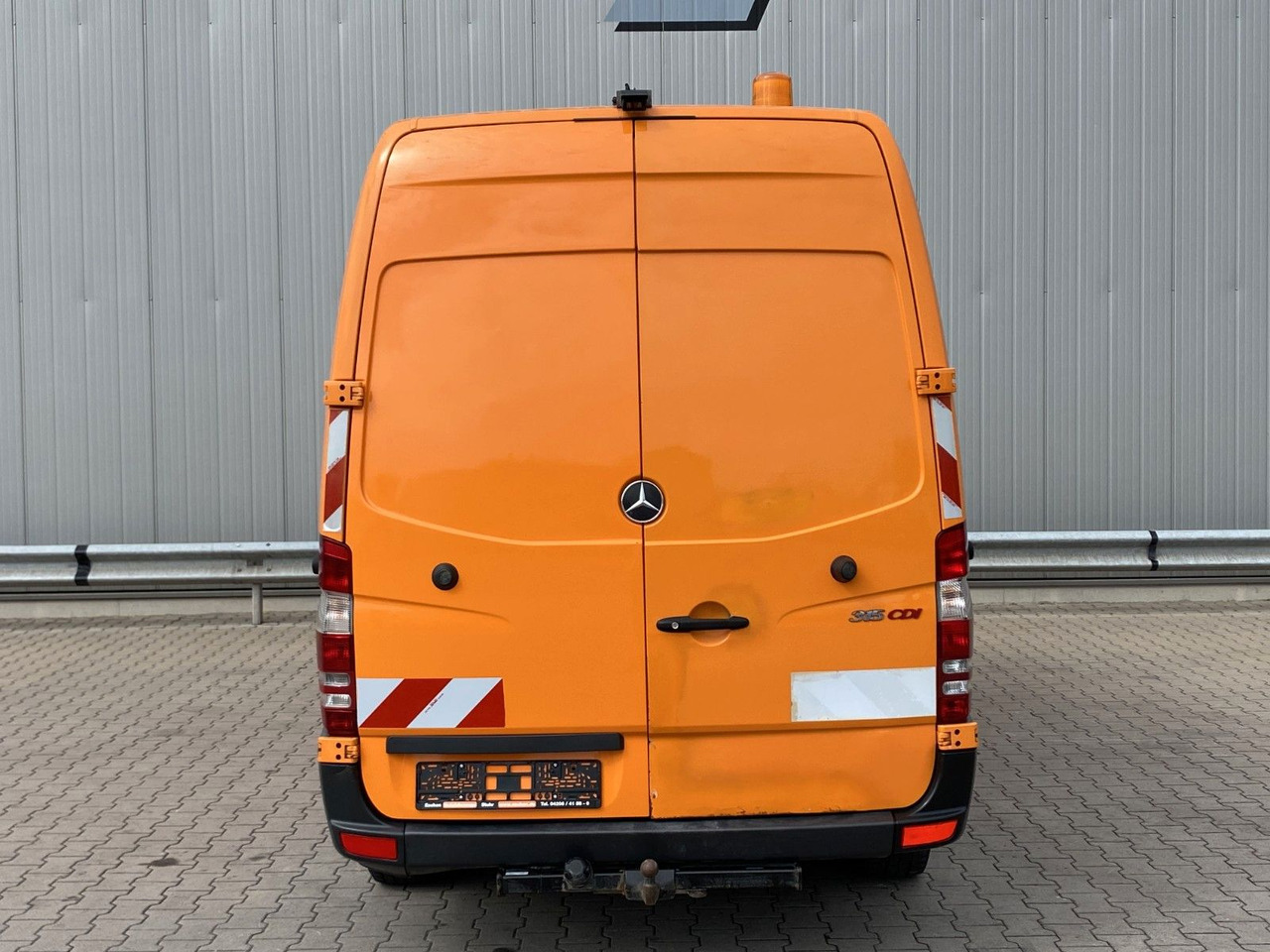 Mercedes-Benz 315 CDI Kamerawagen| PC-Setup*Standklima*RFK*AHK - Kisbusz: 4 kép. Mercedes-Benz 315 CDI Kamerawagen| PC-Setup*Standklima*RFK*AHK - Kisbusz: 4 kép.