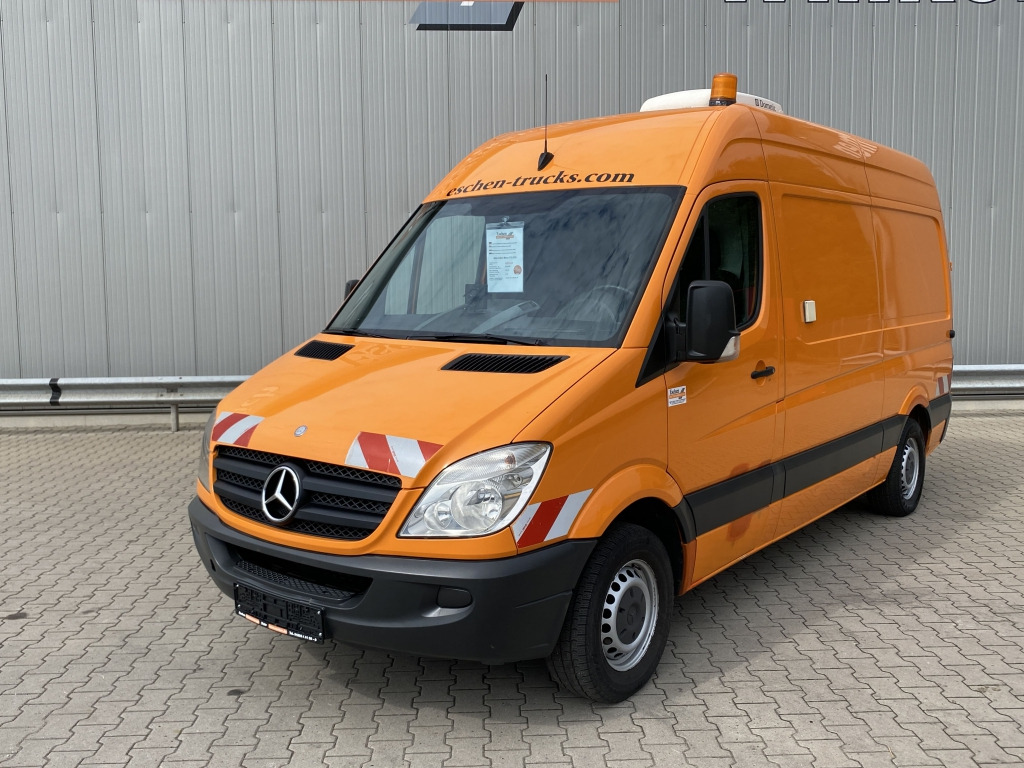 Mercedes-Benz 315 CDI - Furgon: 1 kép. Mercedes-Benz 315 CDI - Furgon: 1 kép.