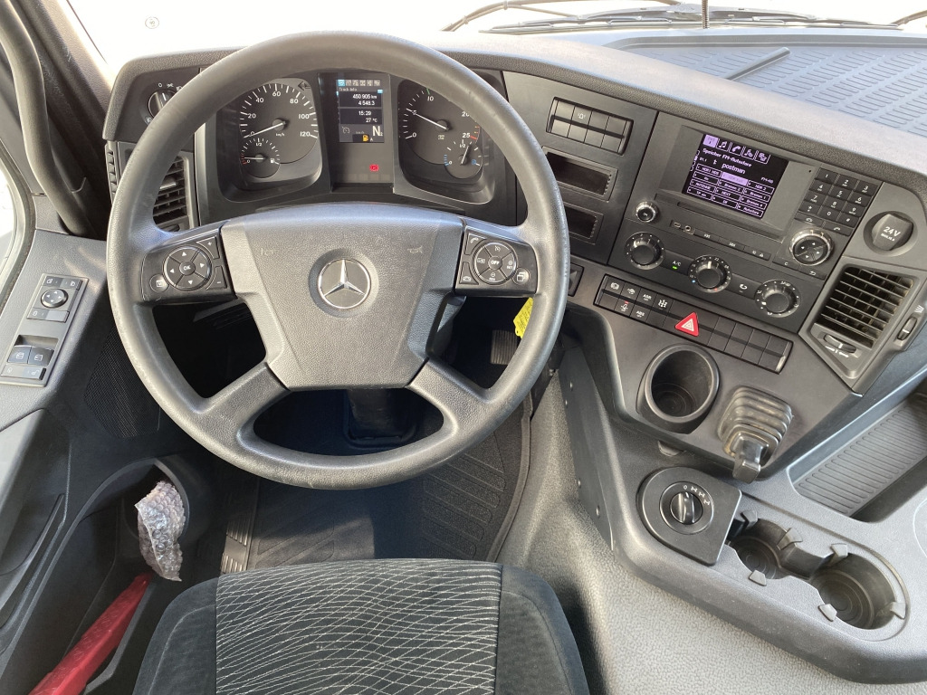Billenőplatós teherautó Mercedes-Benz 3345 6x6: 18 kép. Billenőplatós teherautó Mercedes-Benz 3345 6x6: 18 kép.