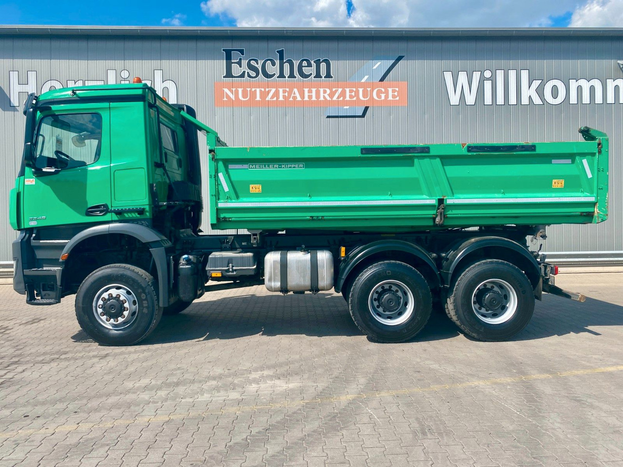 Mercedes-Benz 3345 Arocs 6x6 | MEILLER*Bordmatik*AHK*Blatt*AC - Billenőplatós teherautó: 3 kép. Mercedes-Benz 3345 Arocs 6x6 | MEILLER*Bordmatik*AHK*Blatt*AC - Billenőplatós teherautó: 3 kép.