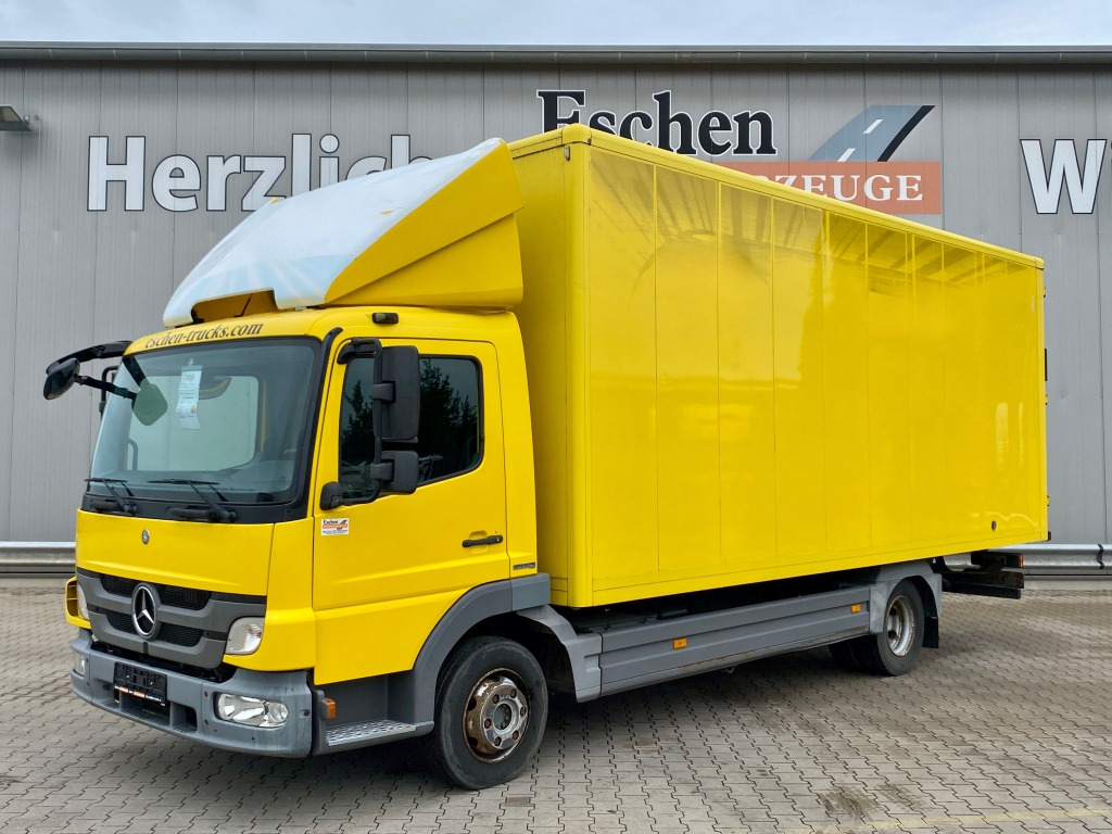Mercedes-Benz 816 L - Dobozos felépítményű teherautó: 1 kép. Mercedes-Benz 816 L - Dobozos felépítményű teherautó: 1 kép.