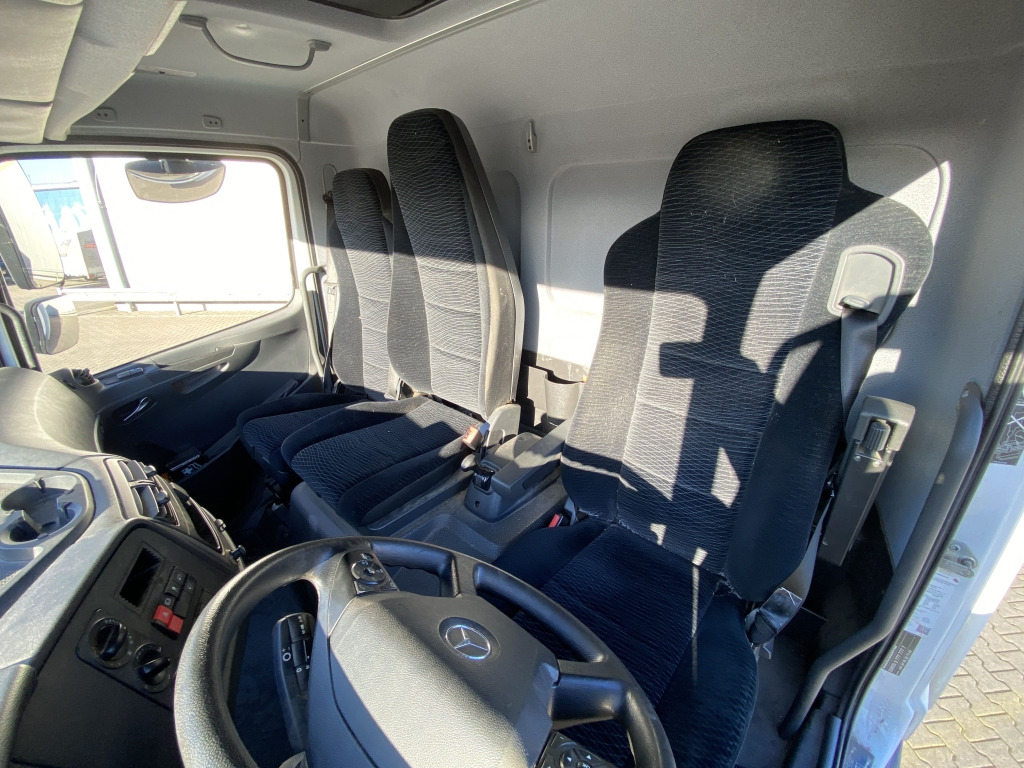 Mercedes-Benz 818 L Atego / BÄR-LBW - Dobozos felépítményű teherautó: 5 kép. Mercedes-Benz 818 L Atego / BÄR-LBW - Dobozos felépítményű teherautó: 5 kép.