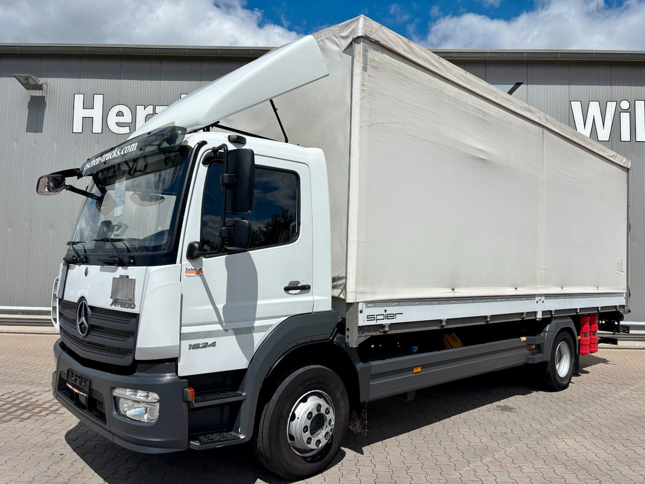 Mercedes-Benz Atego 1624 I 2,66m Höhe*Pritsche*Plane*LBW*AHK - Ponyvás teherautó: 1 kép. Mercedes-Benz Atego 1624 I 2,66m Höhe*Pritsche*Plane*LBW*AHK - Ponyvás teherautó: 1 kép.