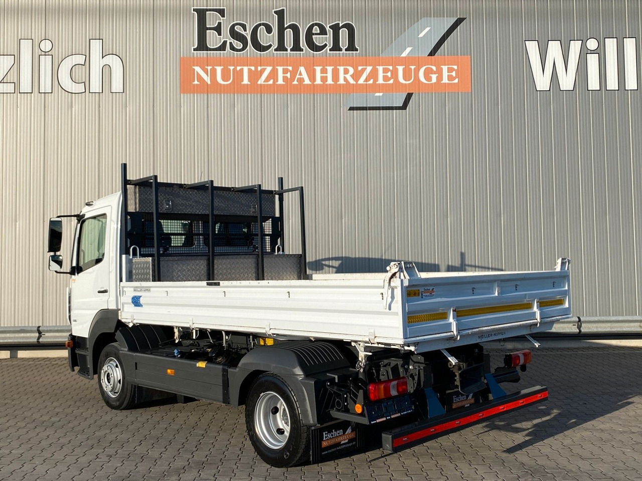 Mercedes-Benz Atego NEW 816 K MEILLER-3-S-Kipper*Klima*3 Sitze - Billenőplatós teherautó: 4 kép. Mercedes-Benz Atego NEW 816 K MEILLER-3-S-Kipper*Klima*3 Sitze - Billenőplatós teherautó: 4 kép.