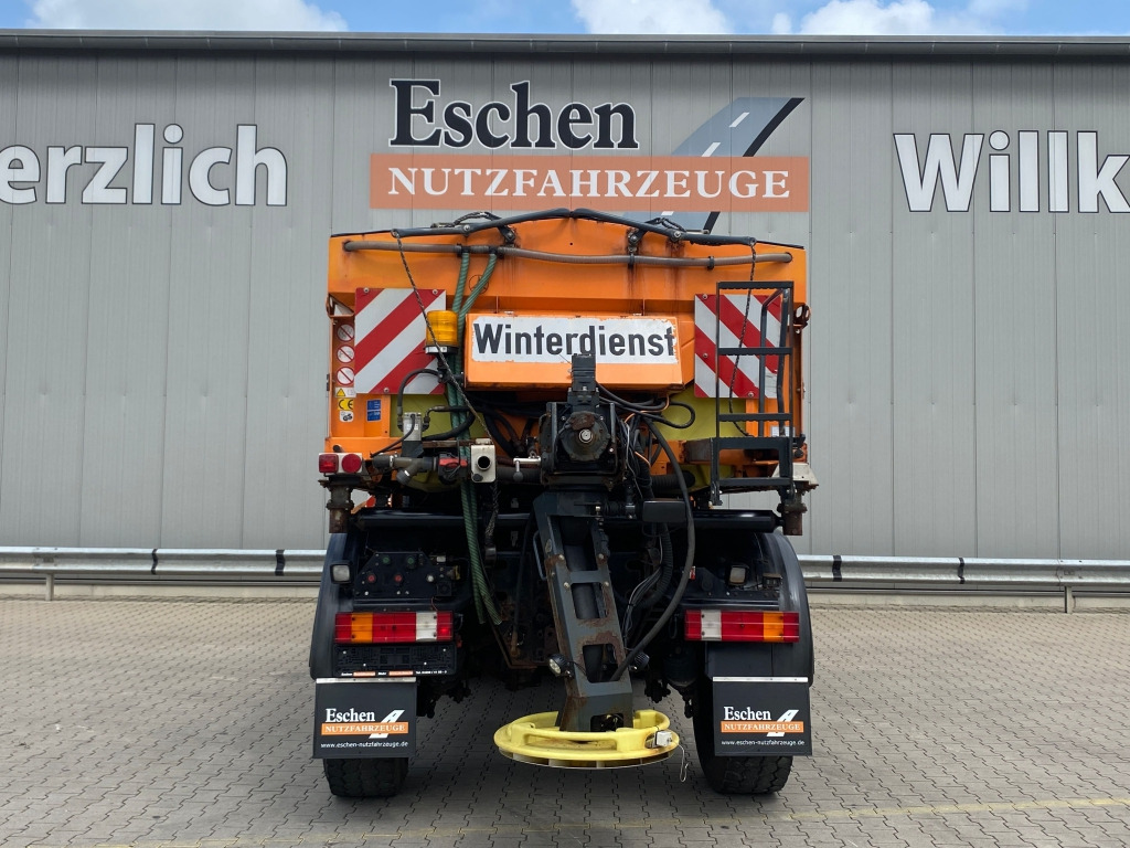 Mercedes-Benz Unimog U 500 4x4 - Hóeltakarító gép: 4 kép. Mercedes-Benz Unimog U 500 4x4 - Hóeltakarító gép: 4 kép.