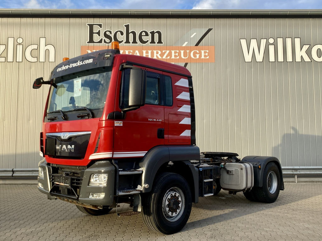 MAN 18.440 4x4 H BLS - Nyergesvontató: 1 kép. MAN 18.440 4x4 H BLS - Nyergesvontató: 1 kép.