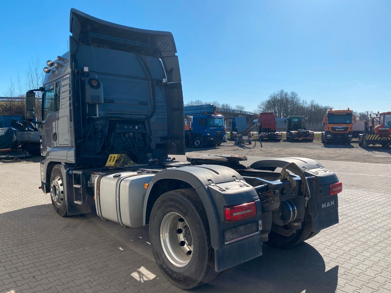 MAN TGS 18.500 BLS | Motorschaden*LX*Standklima*Navi - Nyergesvontató: 4 kép. MAN TGS 18.500 BLS | Motorschaden*LX*Standklima*Navi - Nyergesvontató: 4 kép.