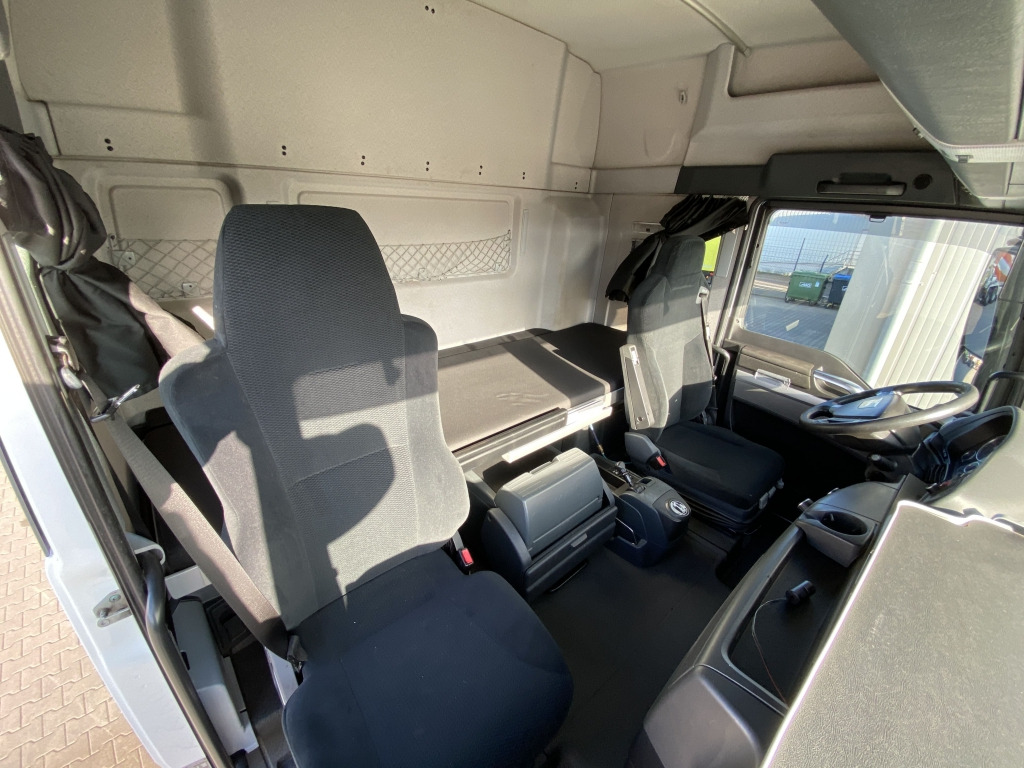 Nyergesvontató MAN TGX 18.440 4x2 BLS: 14 kép.