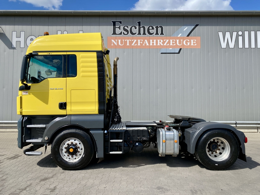 MAN TGX 18.440 4x4 H BLS - Nyergesvontató: 2 kép. MAN TGX 18.440 4x4 H BLS - Nyergesvontató: 2 kép.