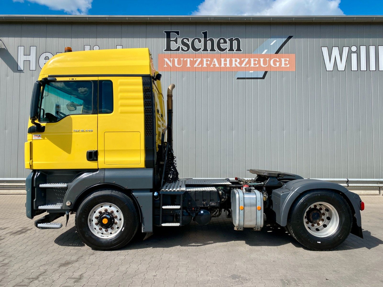 MAN TGX 18.440 4x4 HYDRO | XLX*2x Hydraulik*Retarder - Nyergesvontató: 2 kép. MAN TGX 18.440 4x4 HYDRO | XLX*2x Hydraulik*Retarder - Nyergesvontató: 2 kép.